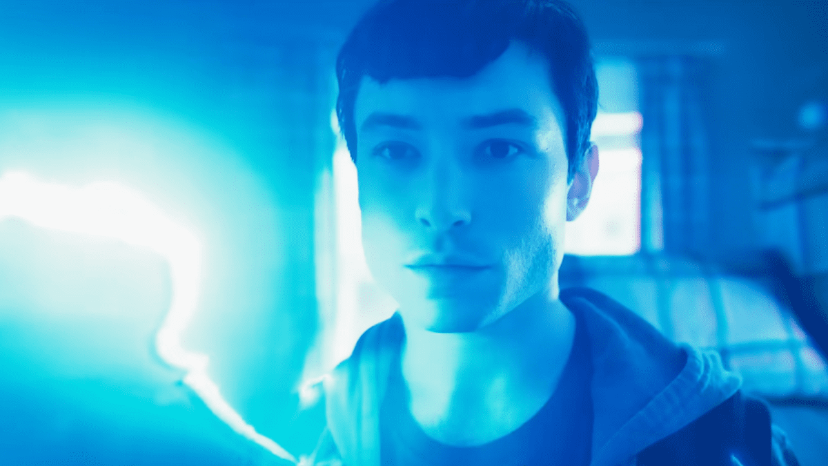 Les nouvelles affiches Flash Single sont superbes, mettant en vedette Batman, Supergirl, etc.