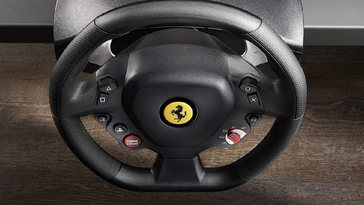 Vente flash : ce volant Thrustmaster pour PS5, PS4 et PC plante sur Amazon