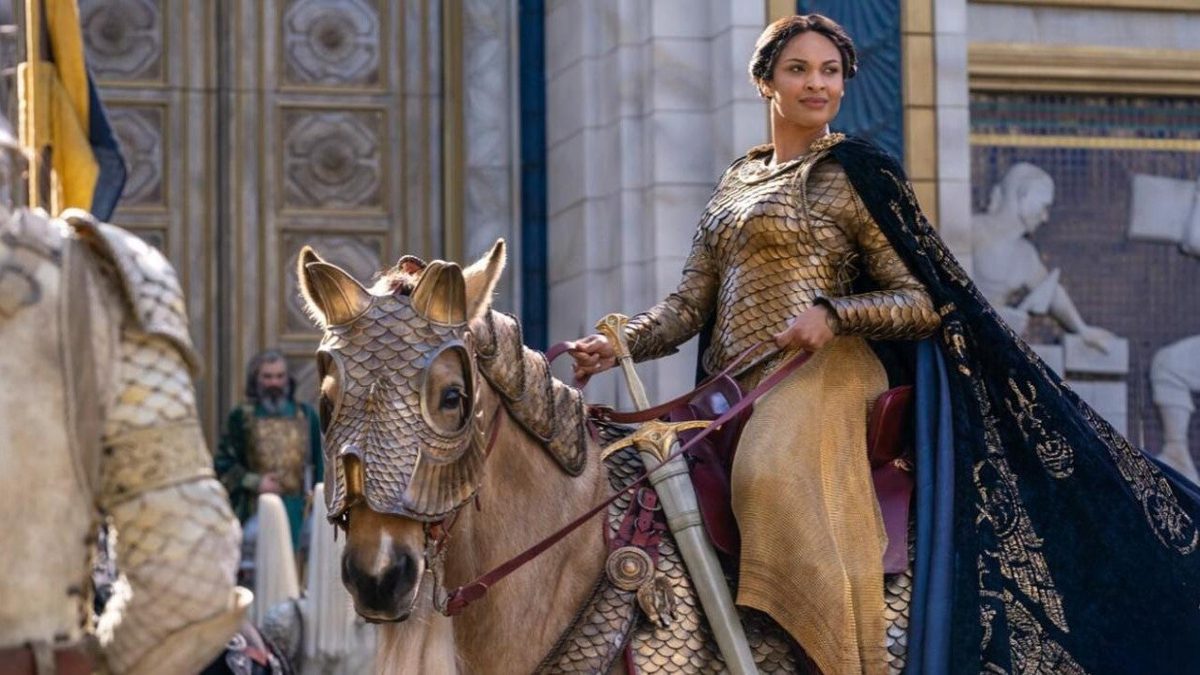 Un cheval meurt sur le tournage de la deuxième saison de The Rings of Power et PETA envoie un message dur à Amazon