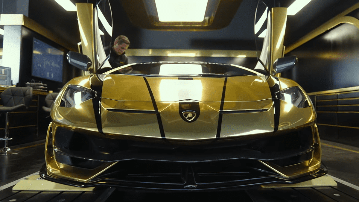 Le film Gran Turismo peut être vu dans sa première bande-annonce avec David Harbour, Orlando Bloom et beaucoup de vitesse