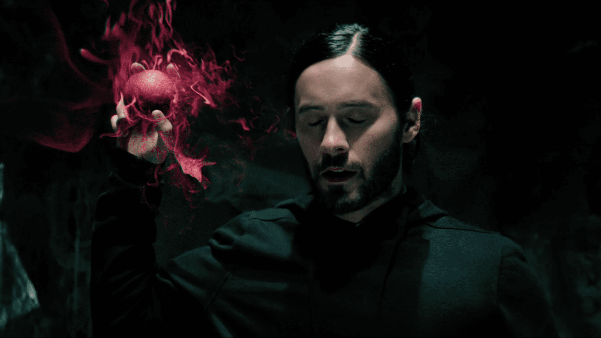 Une nouvelle vidéo montre Jared Leto escaladant la façade d'un hôtel sans aucun type de protection (ou raison)