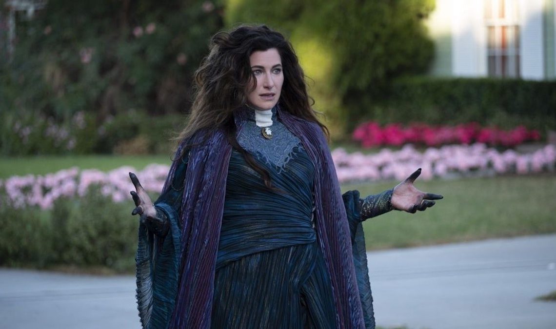 L'une des stars d'Agatha Coven of Chaos donne de nouveaux détails sur la série : "c'est très similaire à American Horror Story"