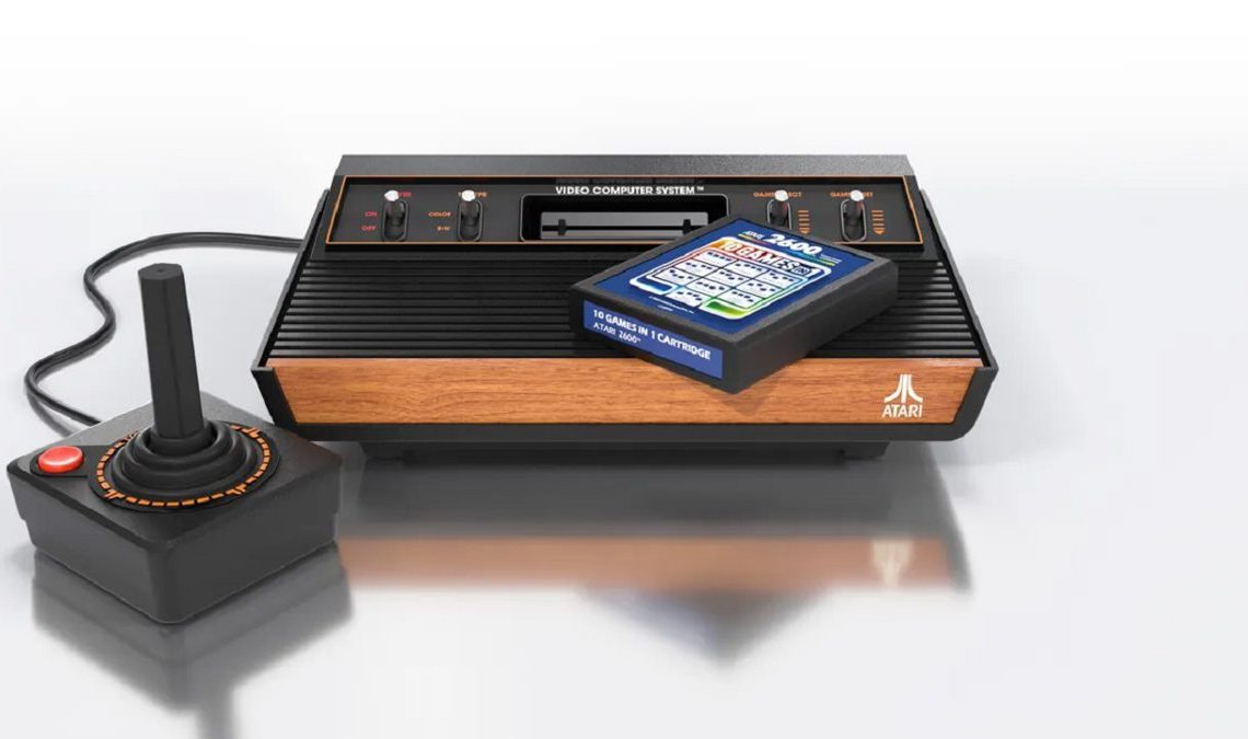 L'Atari 2600+ est désormais disponible en précommande et est compatible avec les cartouches originales