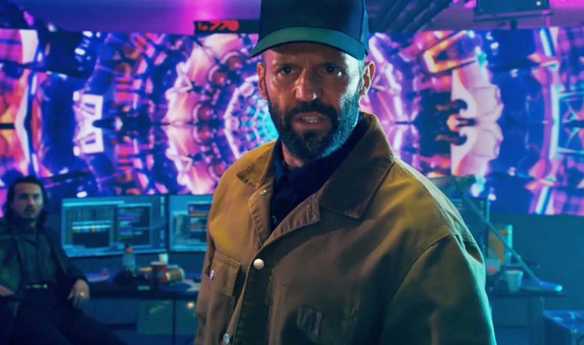 Jason Statham ne veut pas de doublures, et il ressent personnellement ce que c'est que d'être un apiculteur assoiffé de vengeance.