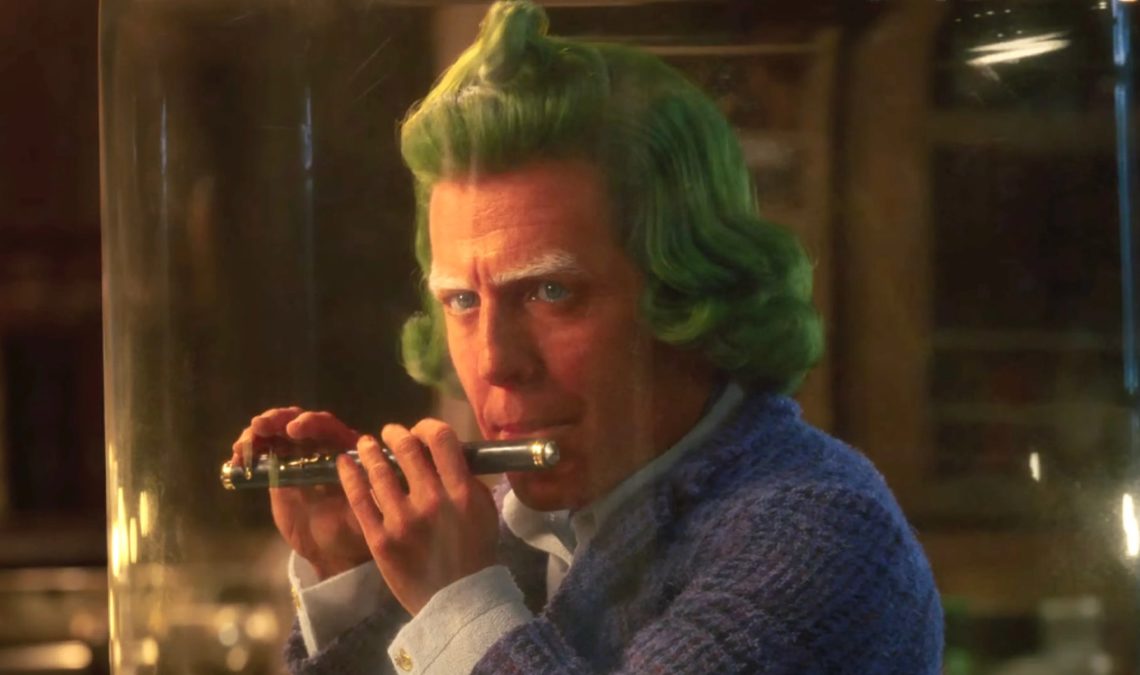 Le premier clip de Wonka ne montre pas de délicieuses rivières de chocolat, mais il montre Hugh Grant en Oompa Loompa.