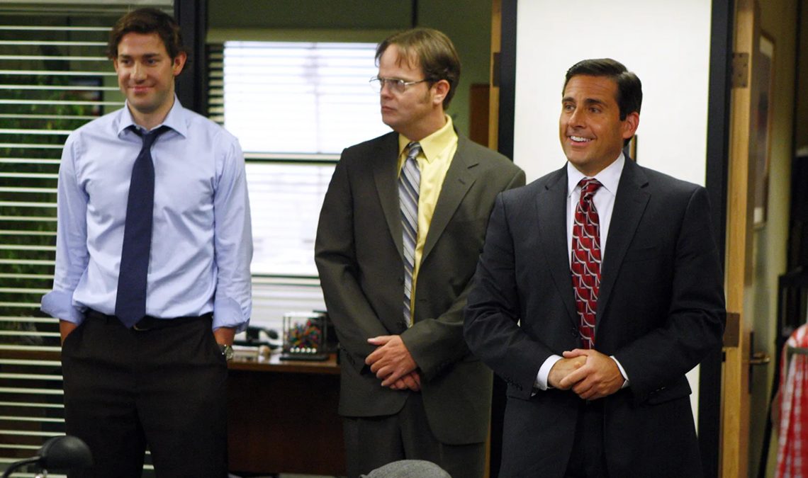 Greg Daniels travaille avec plusieurs scénaristes sur une nouvelle série se déroulant dans The Office