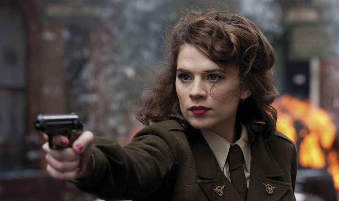 Hayley Atwell, Peggy Carter dans le MCU, aborde la théorie des enfants de Captain America