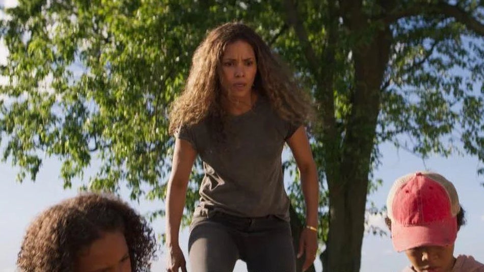 Netflix annule le nouveau film de science-fiction de Halle Berry, mais ce n'est pas le pire