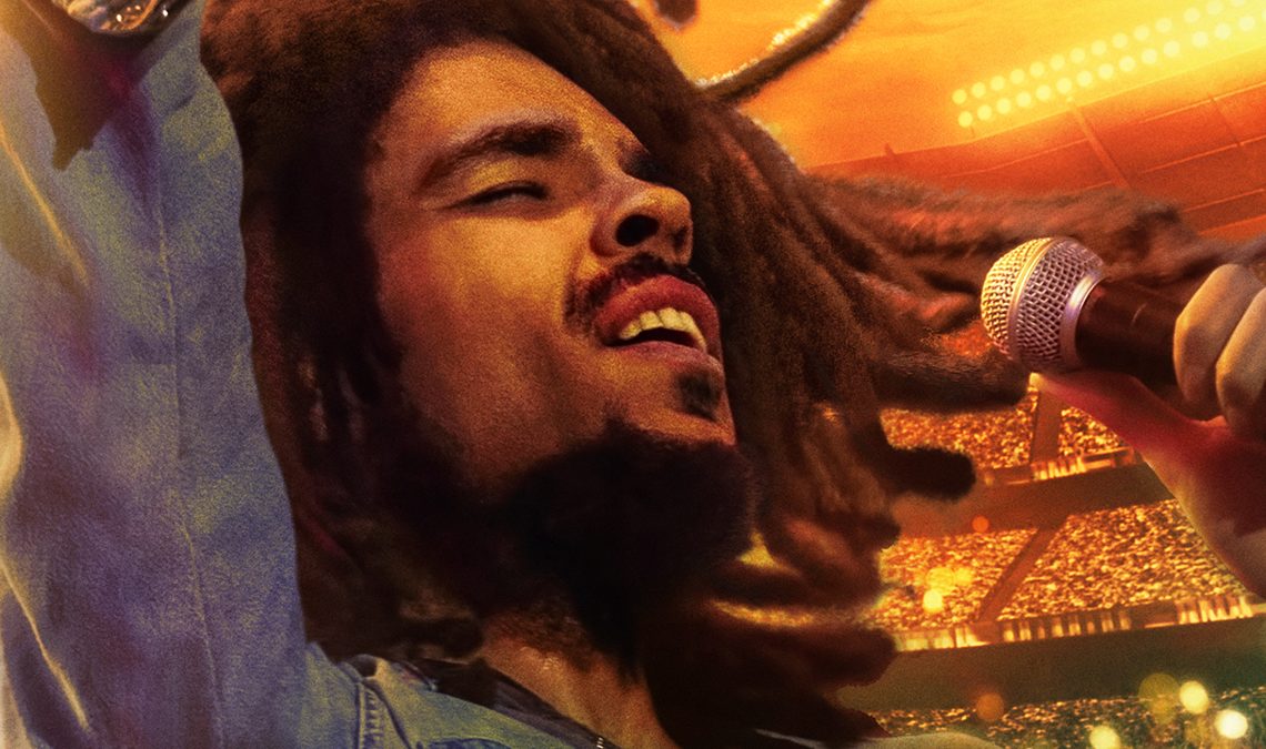 Célébrez la première de Bob Marley : One Love avec cette vidéo exclusive centrée sur le protagoniste