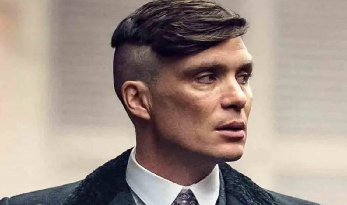 Ce geste de Cillian Murphy semble grossier, mais il s'agit en réalité d'un fort cri de protestation.