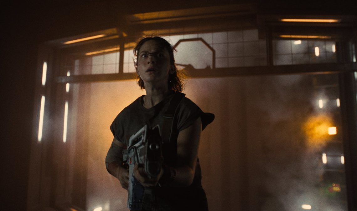 Le réalisateur d'Alien : Romulus répond à nos questions sur sa position dans la franchise, les facehuggers et plus