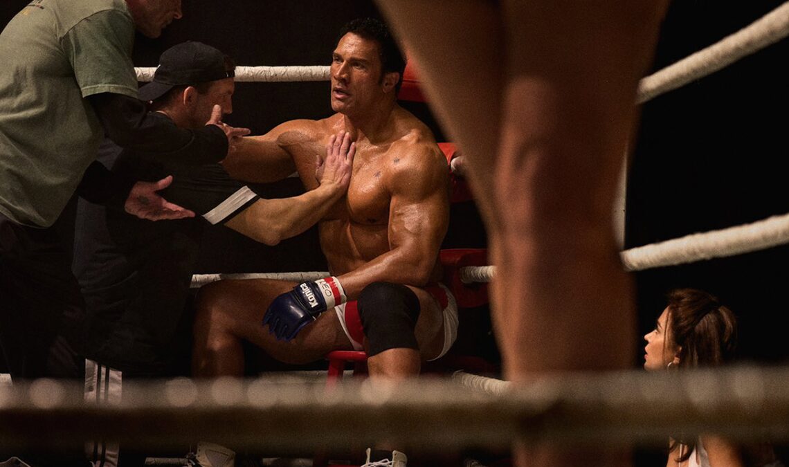 C'est Le Rocher ?  La première image de Dwayne Johnson jouant Mark Kerr laisse tout le monde sans voix