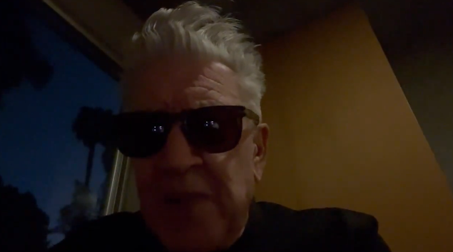 David Lynch dit que « quelque chose arrive » le 5 juin dans un message vidéo énigmatique