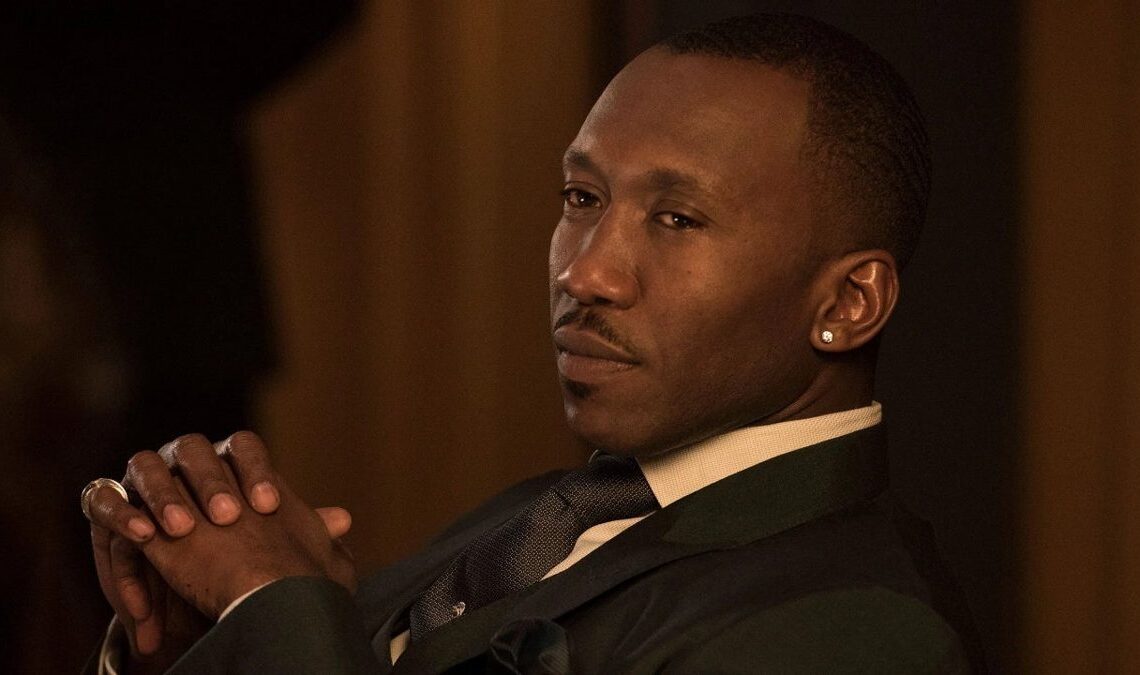 Mahershala Ali pourrait jouer dans le nouvel opus de Jurassic World aux côtés de Scarlett Johansson