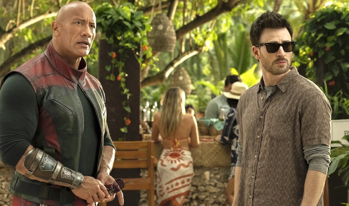 Dwayne Johnson et Chris Evans partent à la recherche du Père Noël dans le premier trailer de Red One