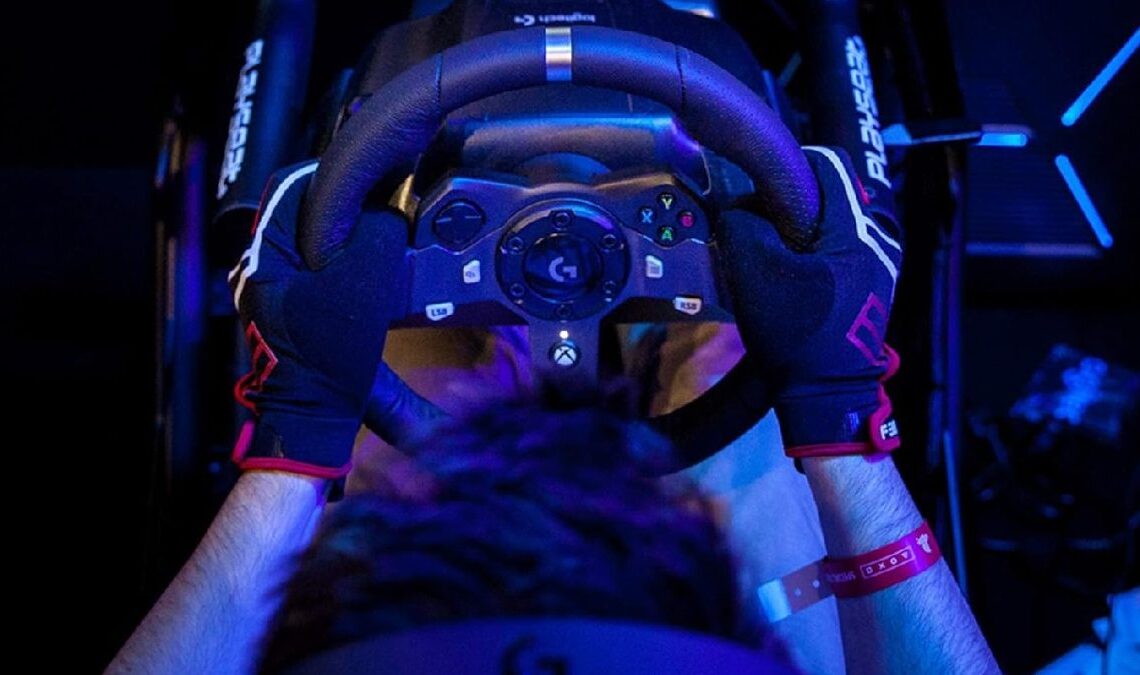 Le meilleur volant de course de Logitech est à moitié prix