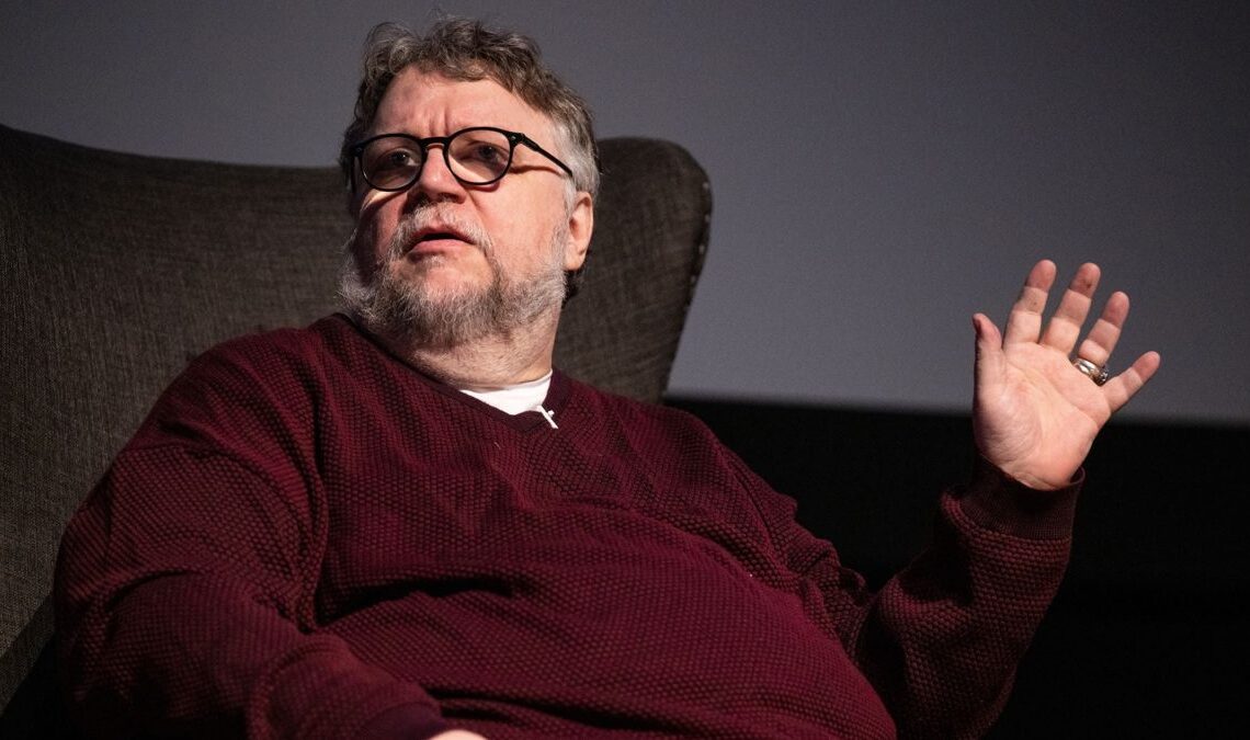 Guillermo del Toro tweete en direct son combat avec un fantôme dans un hôtel hanté en Écosse