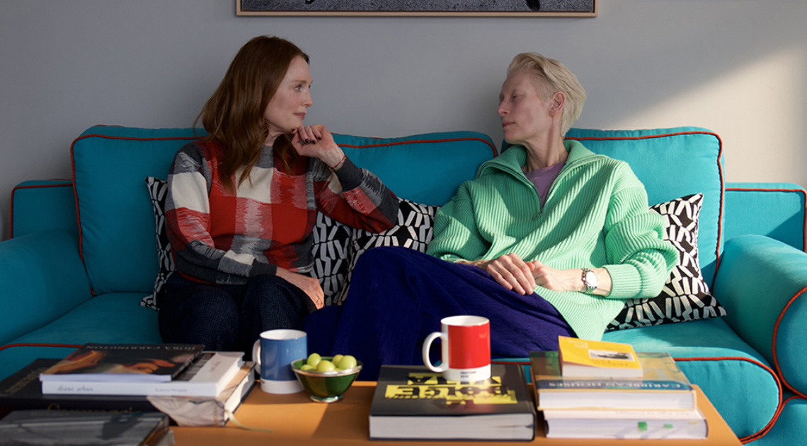 Examen de la chambre d'à côté. Un mouvement entre l'amour et la mort