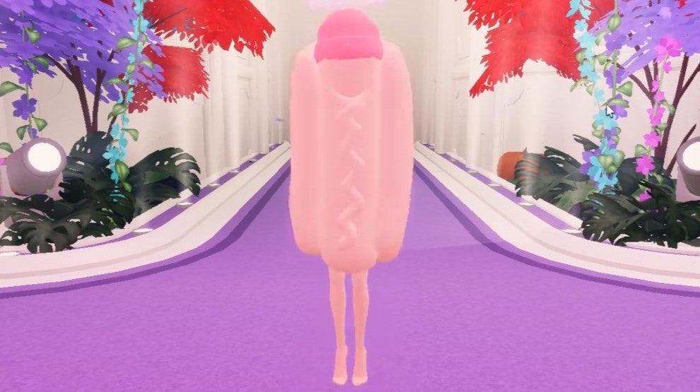 Roblox retire l'un de ses costumes parce que les joueurs l'utilisaient pour se déguiser en pénis ambulants