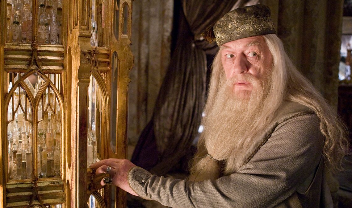 La série Harry Potter aurait déjà un acteur "en tête de liste des candidats" pour incarner Dumbledore