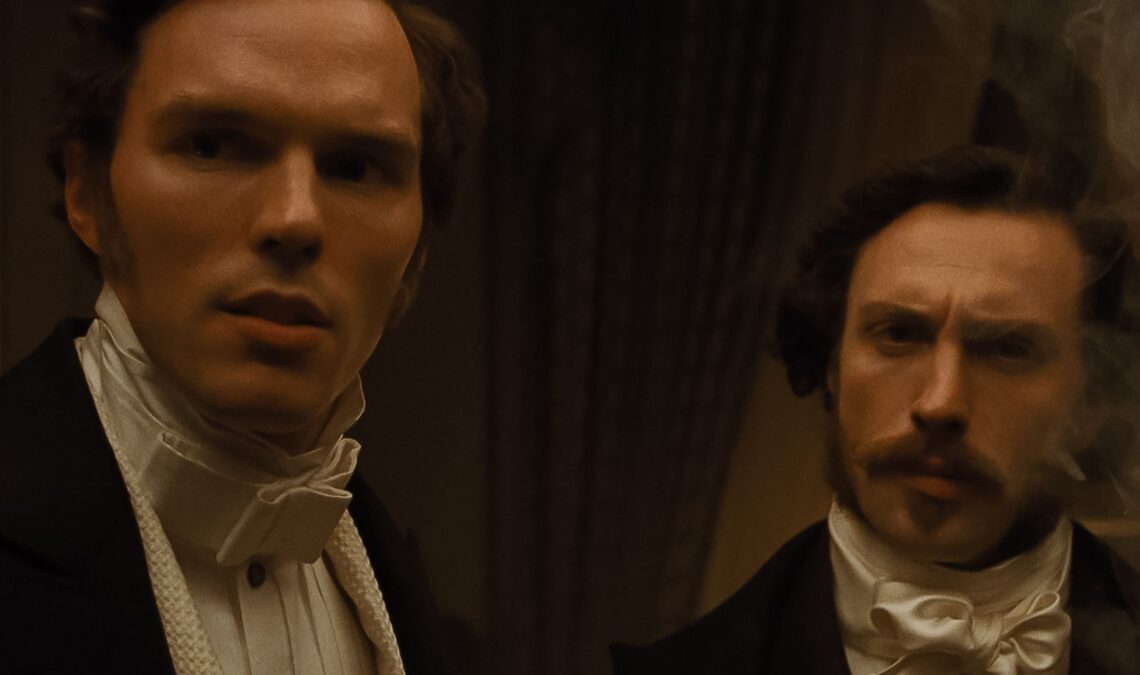 Plus de 5 000 vrais rats ont été utilisés sur le tournage du nouveau film Nosferatu, qui a apporté avec eux une puante surprise