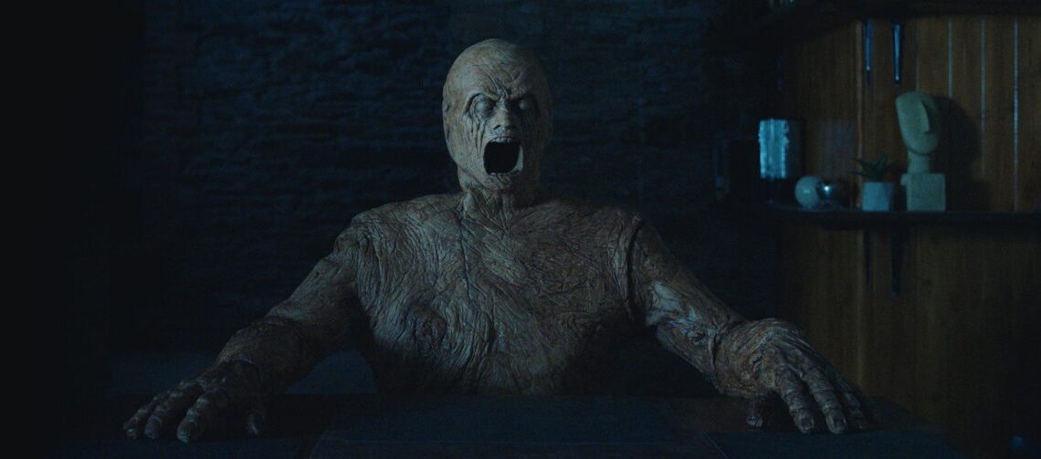 Revue de bizarrerie. Une bizarrerie amusante et terrifiante