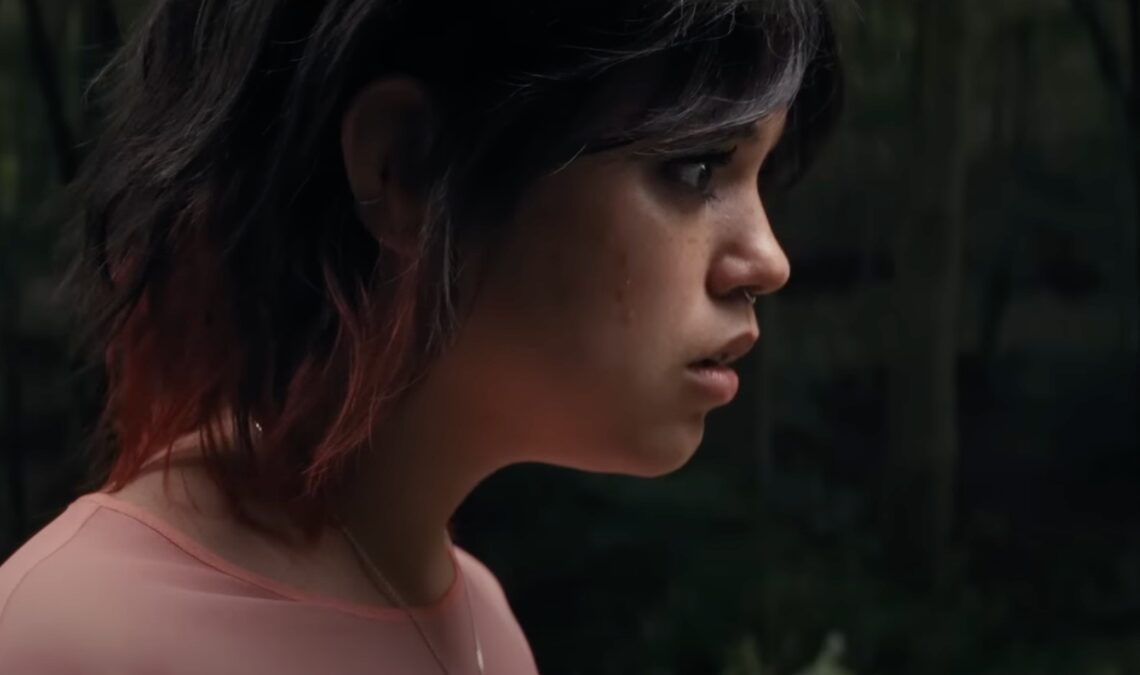Jenna Ortega tente de survivre à une licorne tueuse dans la première bande-annonce de ce nouveau film bizarre d'A24