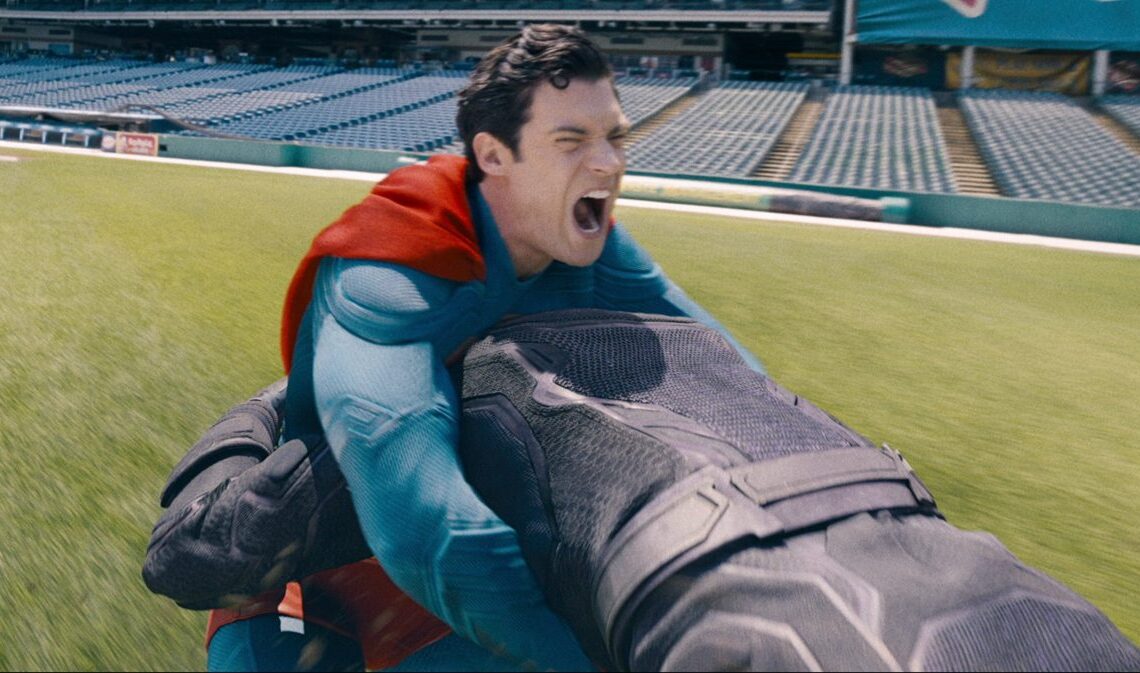 La bande-annonce alternative de Superman pour les cinémas montre plus en détail les super-vilains de DC