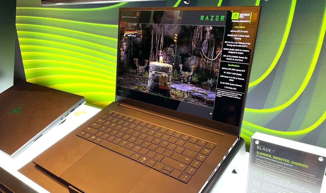 Razer au CES : nous testons leurs ordinateurs portables avec RTX 5090, un entraîneur IA, des chaises à régulation thermique et bien plus encore