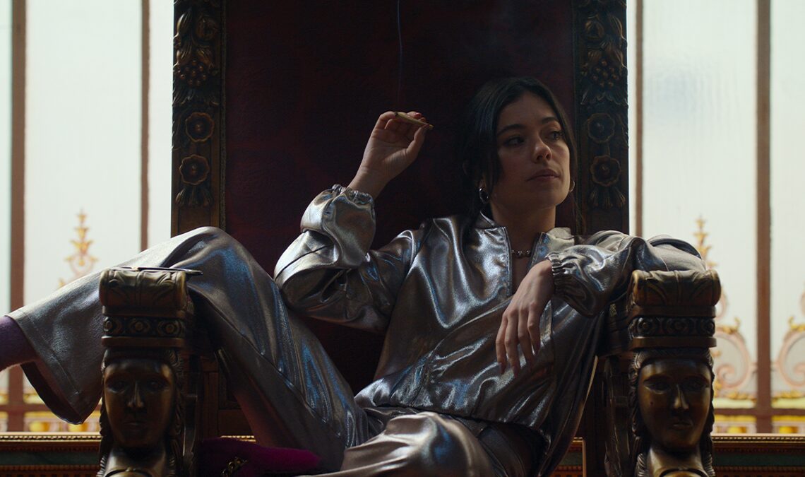 Critique de Sa Majesté - Le joyau de la première couronne vidéo?