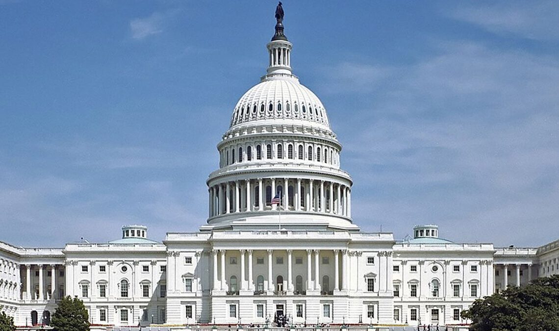 Une ex-analyse de 110 ans peut-elle réellement présenter au Congrès? Nous sommes allés vérifier pour nous-mêmes