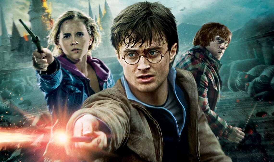 Il est l'un des personnages vedettes de Harry Potter, mais sa mort dans les films continue de soulever de nombreuses questions