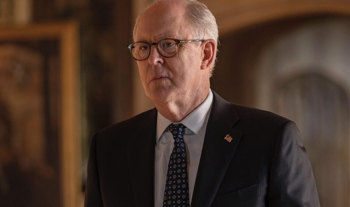 John Lithgow est déjà en "mode Dumbledore". L'acteur explique comment le papier pour Harry Potter est préparé à HBO