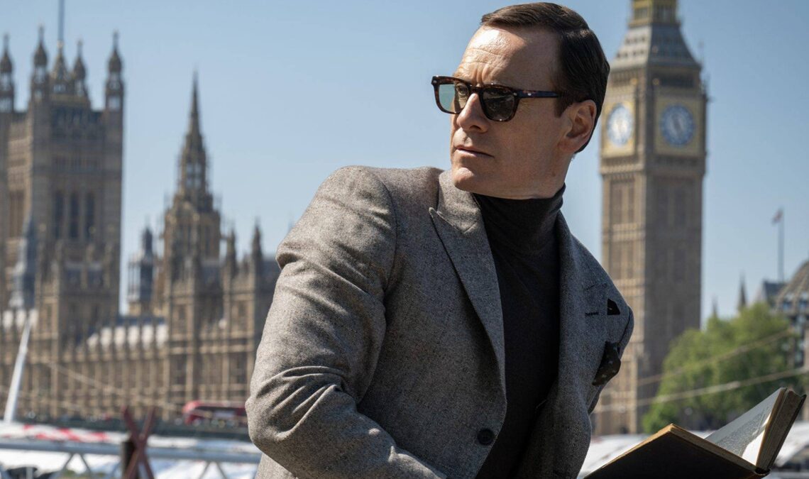 Un étrange test en polygraphe étoiles dans ce clip confidentiel non publié (sac noir)