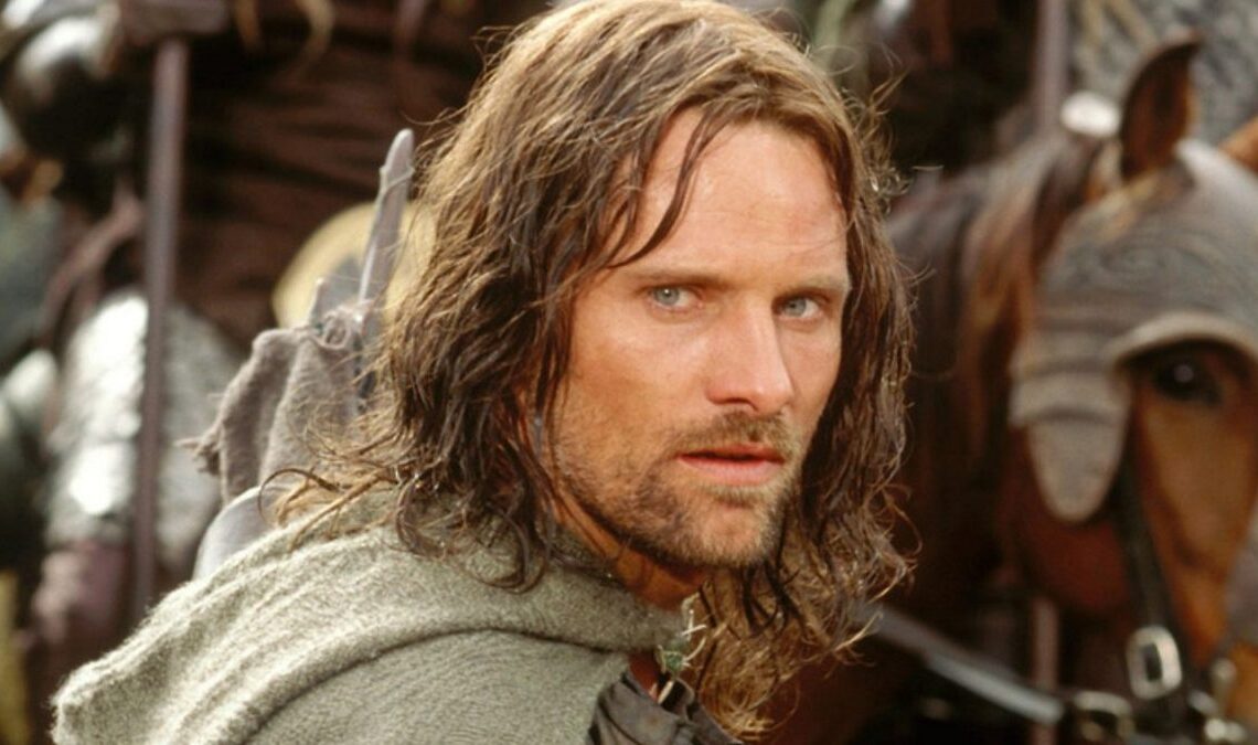 Dans les films, nous ne voyons Aragorn que de profil dans les mines de Moria, et pour une bonne raison