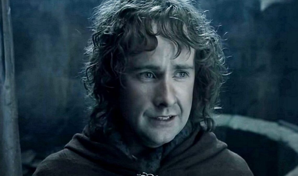 Laissez Pippin calme, il n'a rien fait de mal. Dans les livres de Tolkien, il pointe un autre coupable de la tragédie de Moria