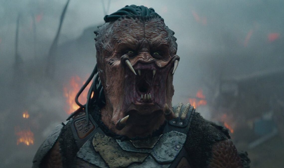 L'affiche Predator: Badlands révèle le premier aperçu de l'armure et du masque du nouveau prédateur (et peut-être aussi un excellent spoiler)