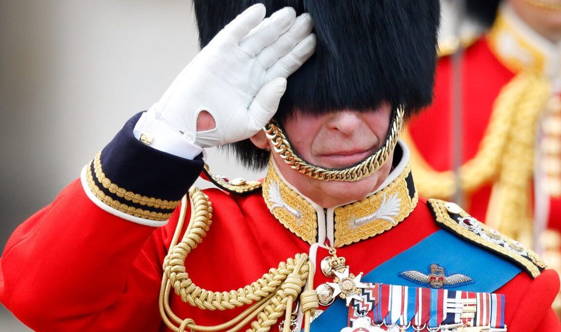 Les photos de l'ensemble Avenger: Doomsday suggèrent le retour inattendu d'un personnage de défenseurs. Cela et cette Marvel a laissé un pâturage au Royaume-Uni