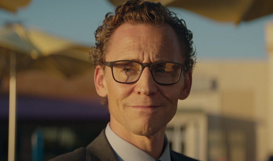 Pourquoi Tom Hiddleston continue de choisir des personnages comme Loki et Chuck Krantz de la vie de Chuck