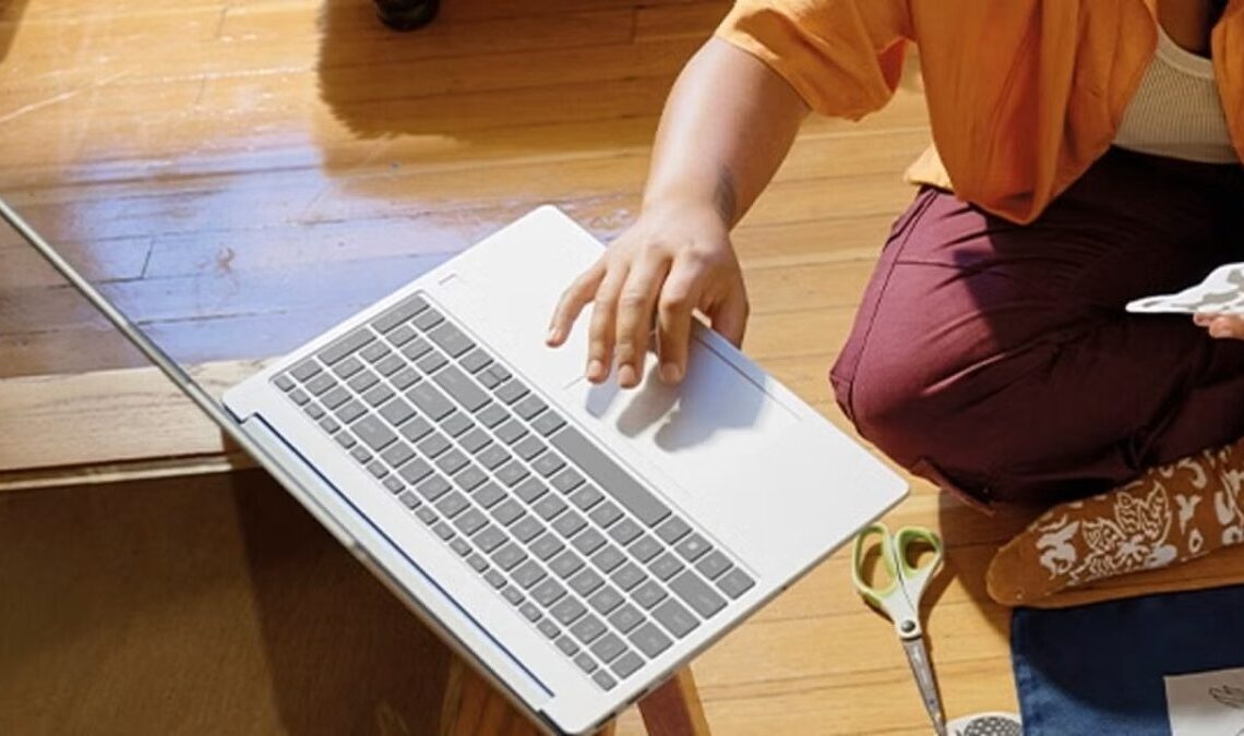 Cet ordinateur portable HP, avec Windows 11 et une année de Microsoft 365 Personal, est maintenant de moins de 200 euros pour l'Amazon Prime Day 2025