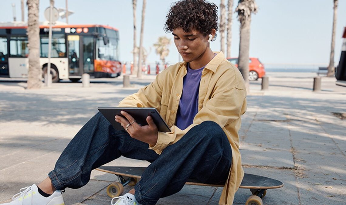 Vous recherchez des écouteurs avec une grande autonomie et une annulation de bruit? Ceux-ci avec 48 heures de batterie sont à un prix irrésistible par la journée Amazon Prime