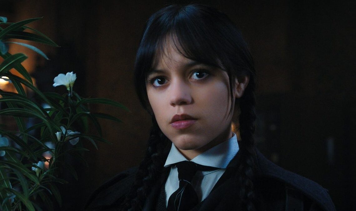 Mercredi, de Netflix, ne comprend toujours pas du tout le matériel d'origine de la deuxième saison