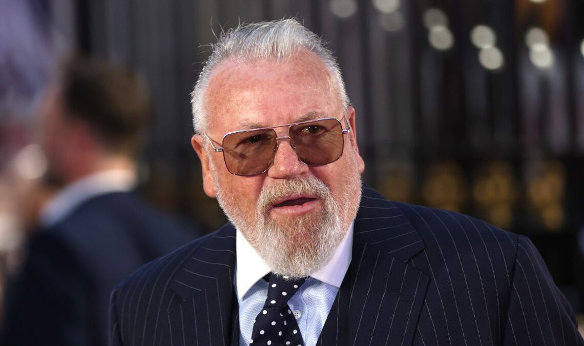 Ray Winstone a fini par frustrer les demandes de Marvel pour Black Widow. Il a même demandé à le remplacer