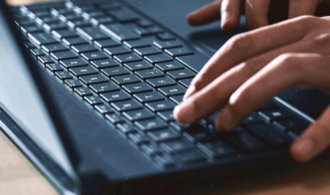 Minimum historique de cet ordinateur portable HP avec un graphique brutal RTX 5050 pour moins de 800 euros