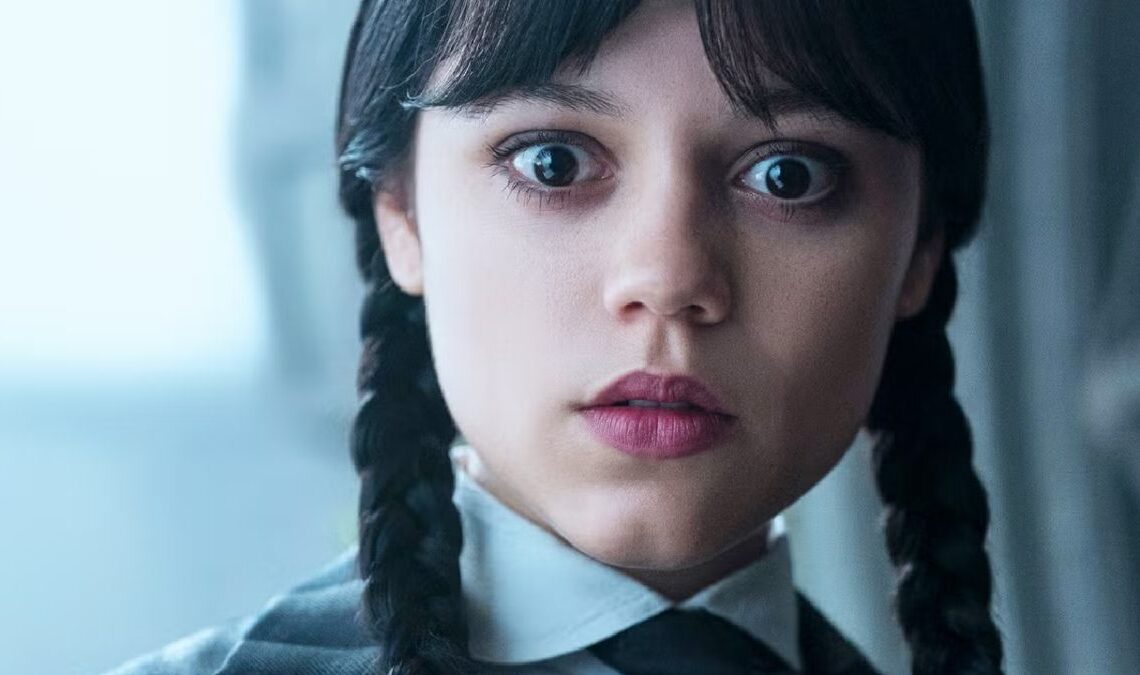 Personne ne s'est rendu compte, mais mercredi est avec lui-même dans la série Netflix