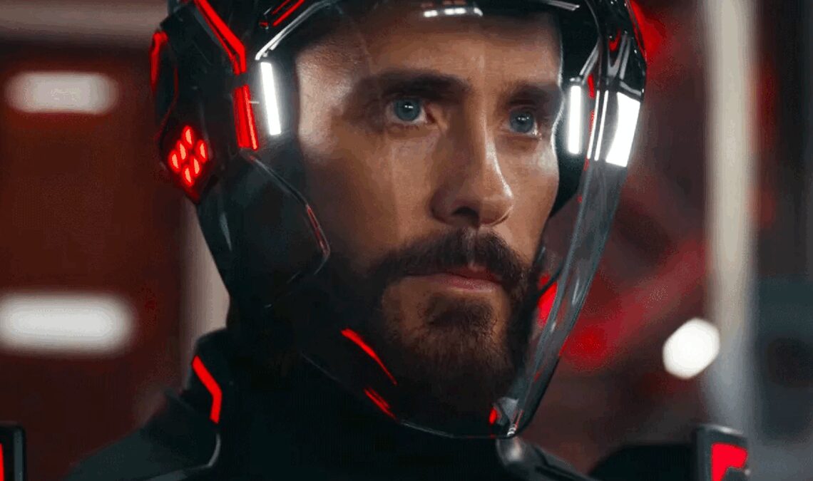 Evan Peters révèle ses véritables intentions dans ce clip exclusif de Tron : Ares avant la sortie imminente du film