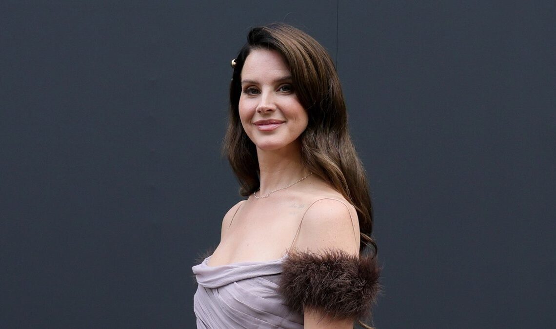 Lana del Rey pourrait réessayer dans la franchise James Bond, mais maintenant elle change de format