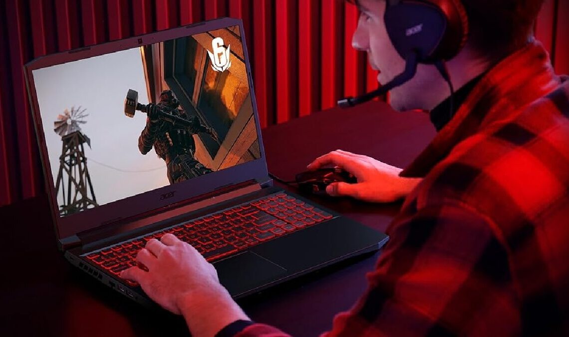 Puissant, mais pas cher : cet ordinateur portable de jeu dispose d'une carte graphique RTX 4050 idéale pour jouer à des jeux vidéo