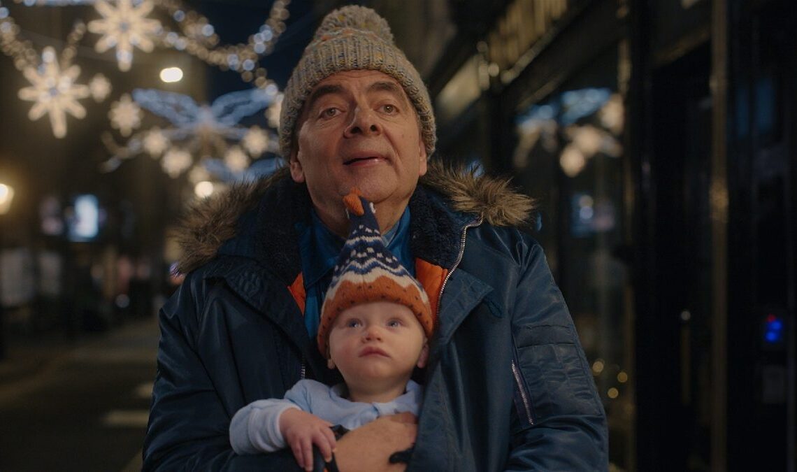 Rowan Atkinson et cet adorable bébé forment le duo parfait sur Netflix. Votre nouvelle série a déjà une date de première