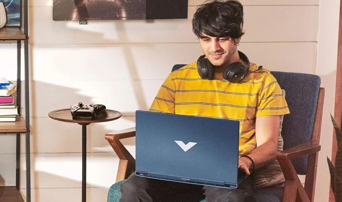 C'est l'ordinateur portable à partir duquel je vous écris, et j'aurais aimé pouvoir l'obtenir avec la réduction dont il bénéficie actuellement lors du Black Friday